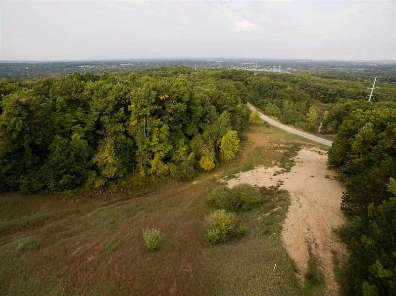 Kandahar Ski Club (Summit Ski Club) - Real Estate Photo (newer photo)